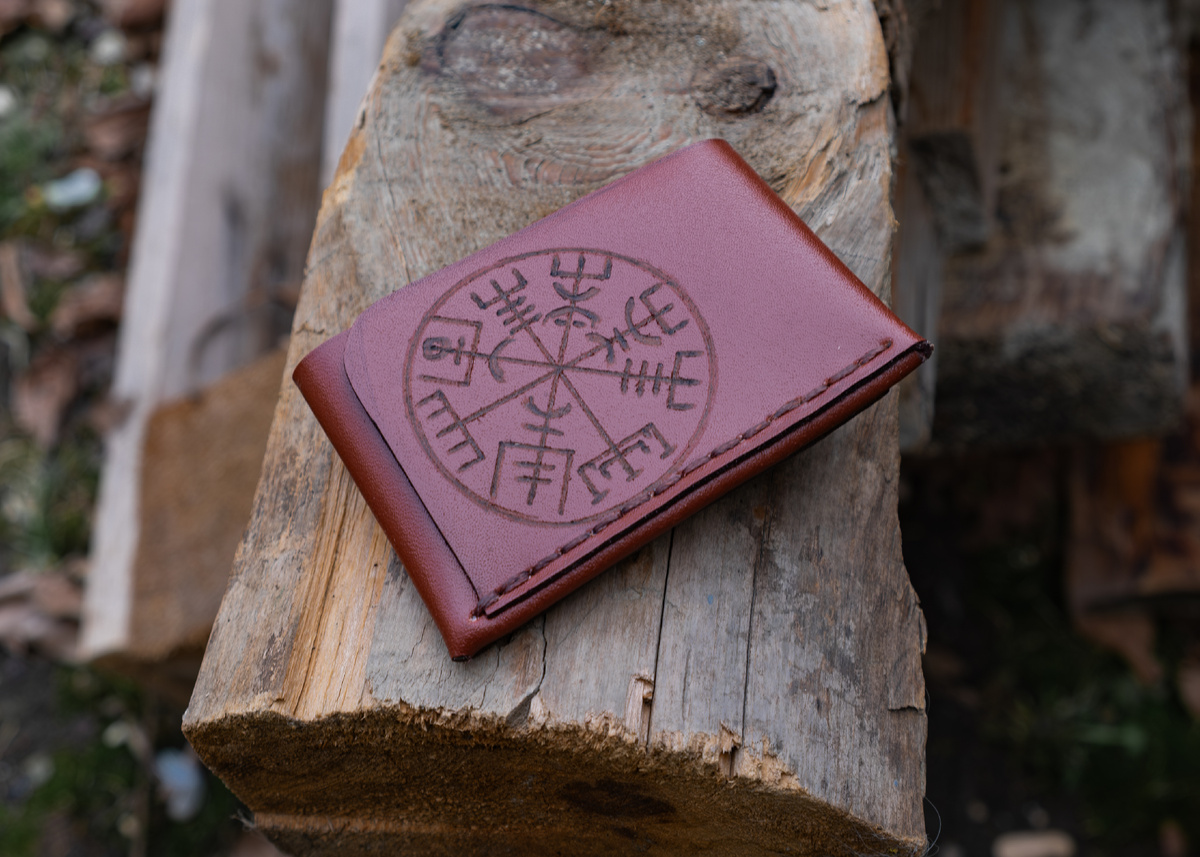 картхолдер с Вегвизиром