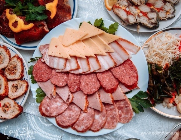 Мясная нарезка на праздничный стол — состав, оформление и украшение