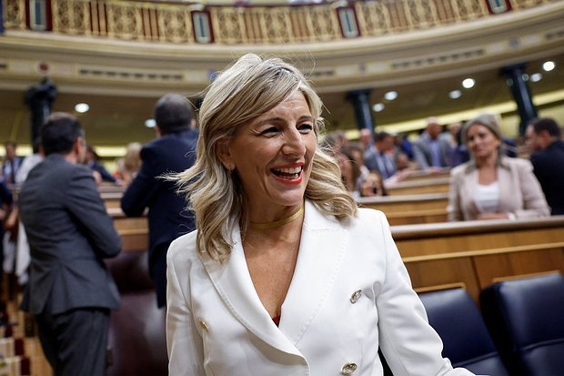    Иоланда Диас в зале заседаний парламента. Фото: Juan Medina / Reuters