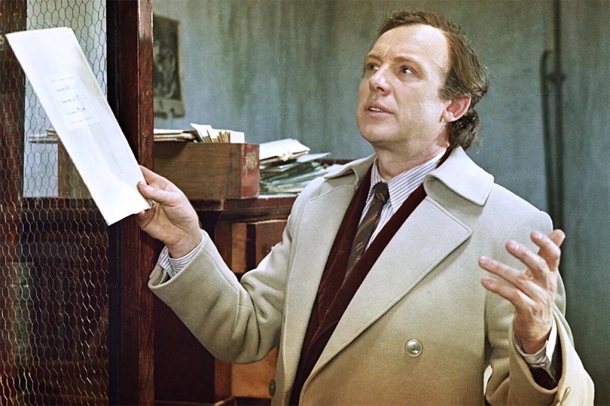    Иннокентий Смоктуновский в роли Дмитрия Бауэра в фильме Светланы Дружининой «Исполнение желаний». 1974 г.