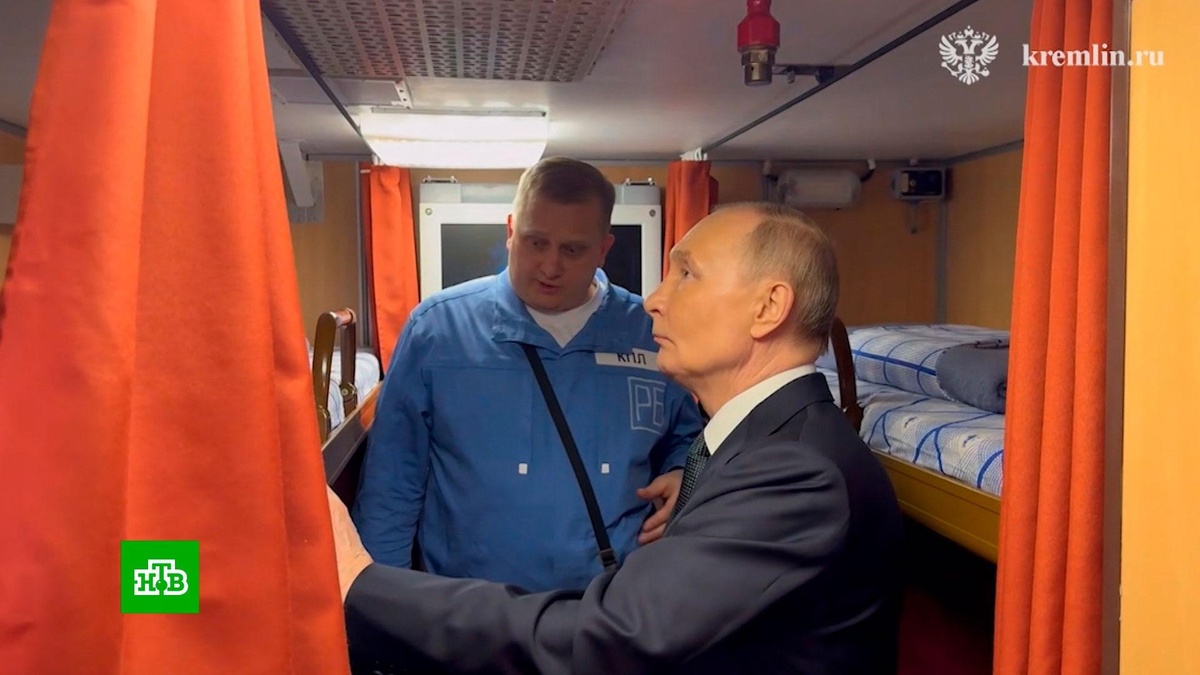    Путин посетил подлодку «Архангельск»