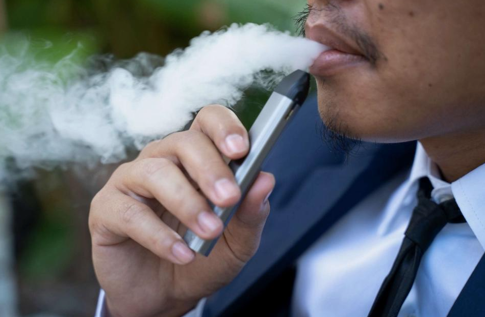 Тайцы на самом деле любят курить и вейпить. Точнее - любили Сейчас как за них возьмутся!