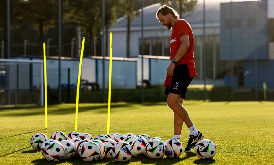    Валерий Карпин рассказал истории из своей жизни. Фото: РФС