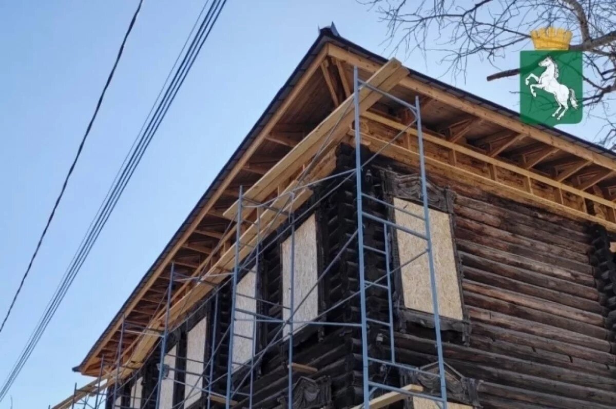    Мэр Томска встретился с подрядчиком, восстанавливающим дом на Войкова,22