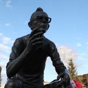 В столице Прибайкалья завершился опрос о переименовании улицы 4-ой Железнодорожной в улицу Леонида Гайдая. Опрос проводился с 10 по 19 марта, большинство иркутян выступили против замены названия улицы. Об этом сообщили в пресс-службе администрации города.