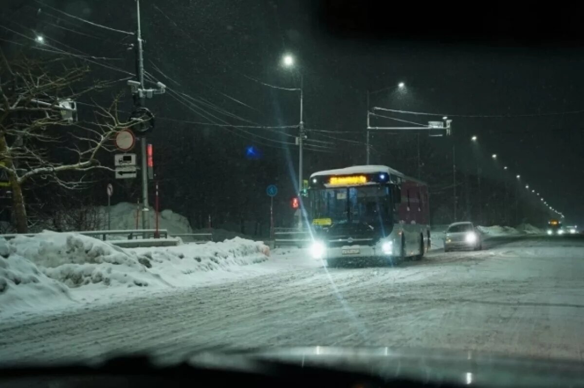    В Петропавловске в ночную смену расширили магистральные дороги