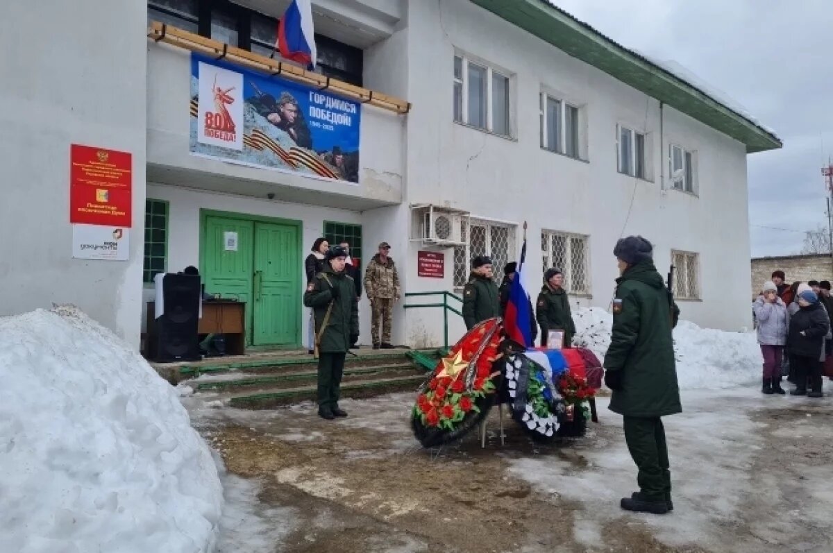    Прощание прошло в посёлке Пинюг