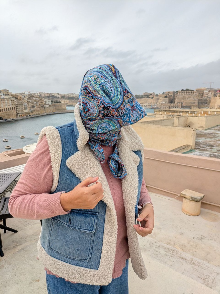 Глаза бы мои на это всё не глядели, уши не слышали, и вообще...