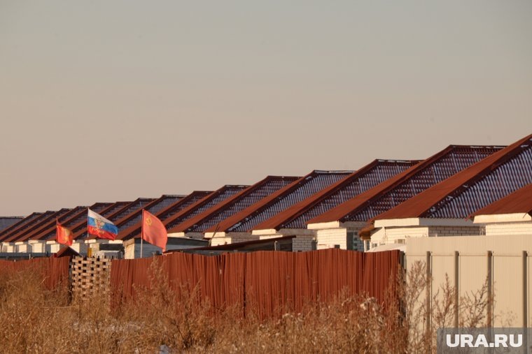 Поселок в Перевалово регулярно попадает в скандалы. Фото: Тимофей Герасимов © URA.RU