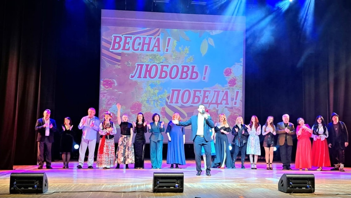 Участники фестиваля поющих журналистов «Редакция»-2025