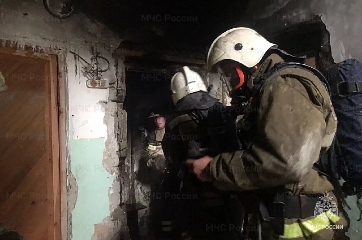    13 пожаров потушили за сутки свердловские спасатели