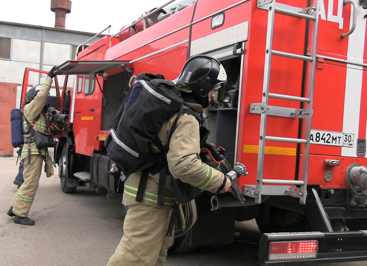 ПОЖАРНО-ТАКТИЧЕСКОЕ УЧЕНИЕ ВОЛГОСПАС МЧС АСТРАХАНЬ