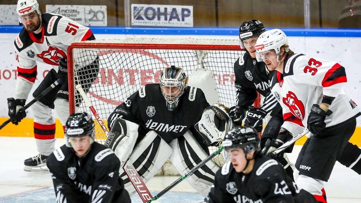 В начале овертайма «Челмет» смог реализовать свой момент и забить победный гол. Фото: ХК «Молот»