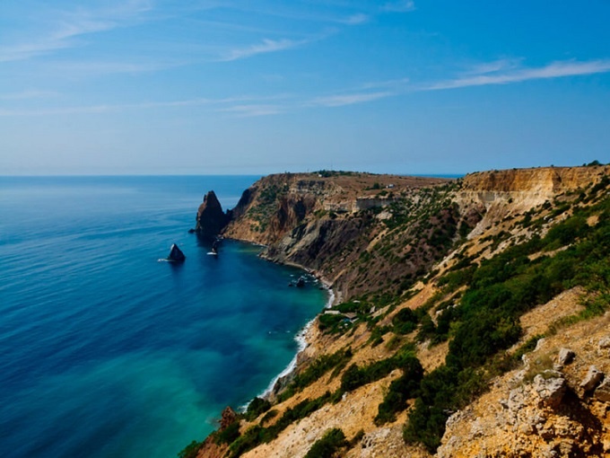 Фото. Крым, вид на мыс Фиолент и грот Дианы