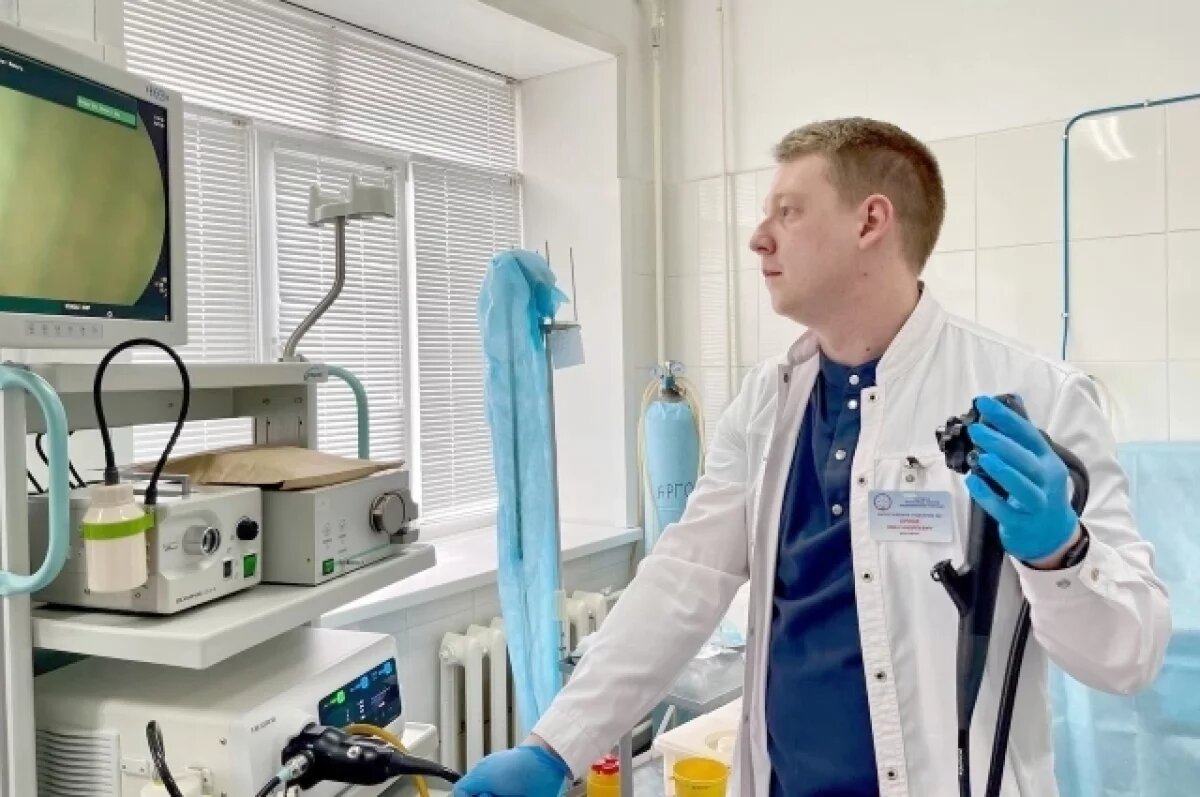    На расширенные сосуды с помощью специального прибора накладывают кольца из латекса