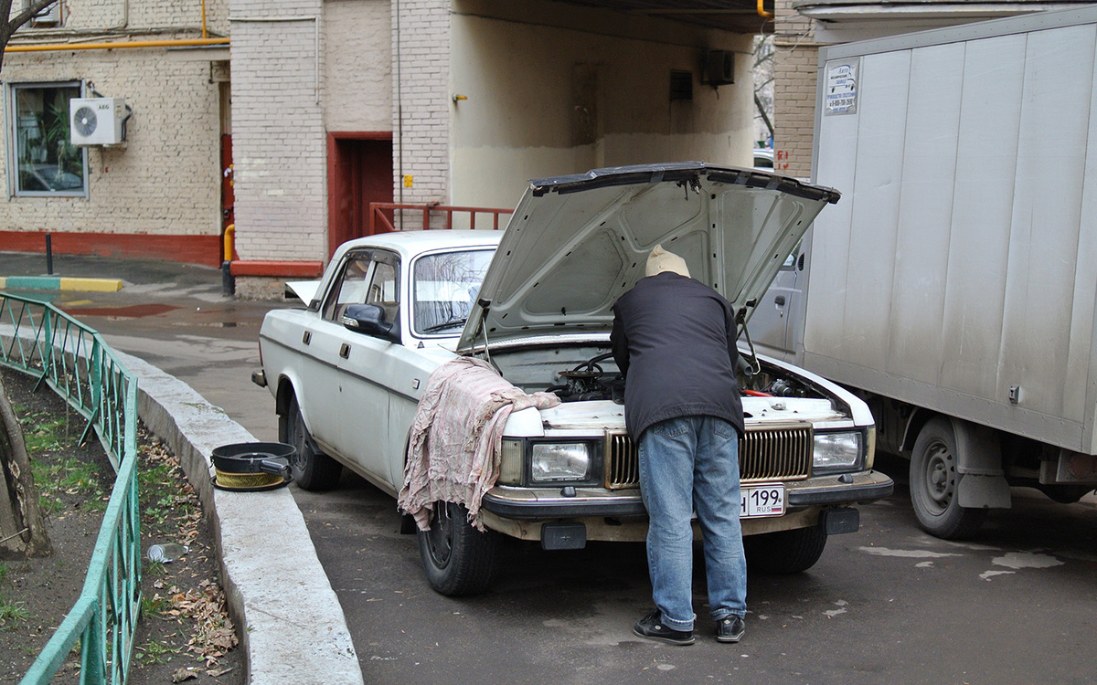 S.Candide / Shutterstock / FOTODOM📷Карбюраторные ДВС позволяют владельцу автомобиля самостоятельно произвести необходимую настройку