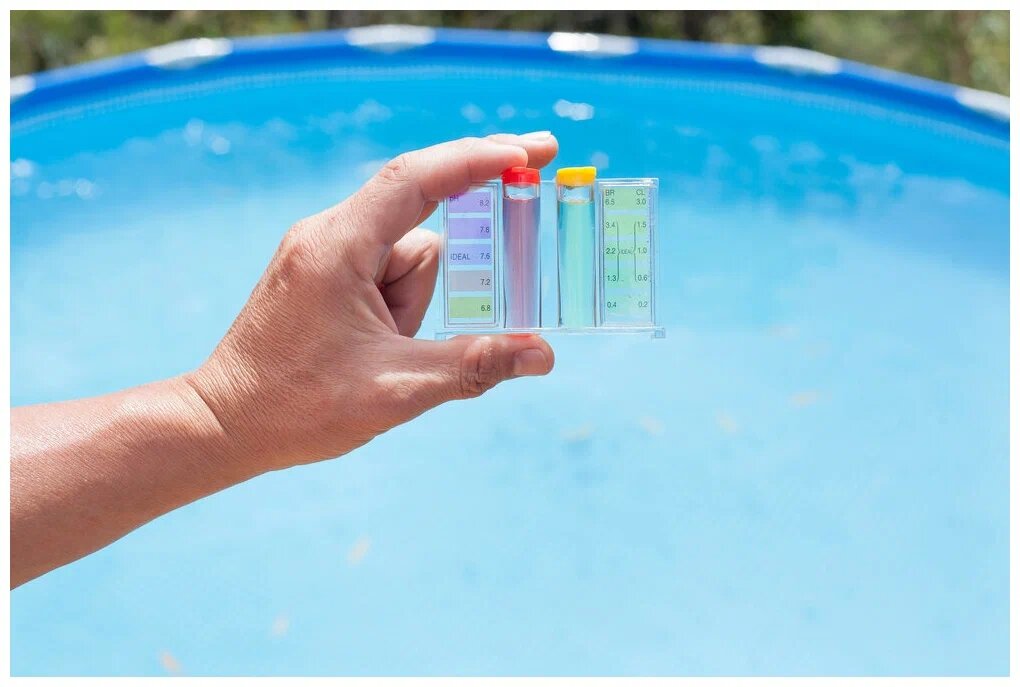 ручной тестер - определяющий потенциал рН и СL в воде бассейна