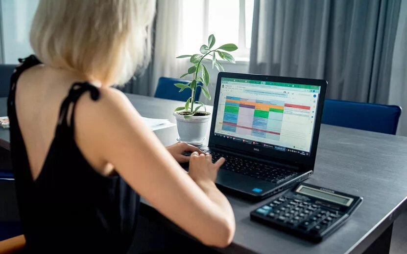    Жительнице Игры грозит до 10 лет за неправомерный оборот средств платежей