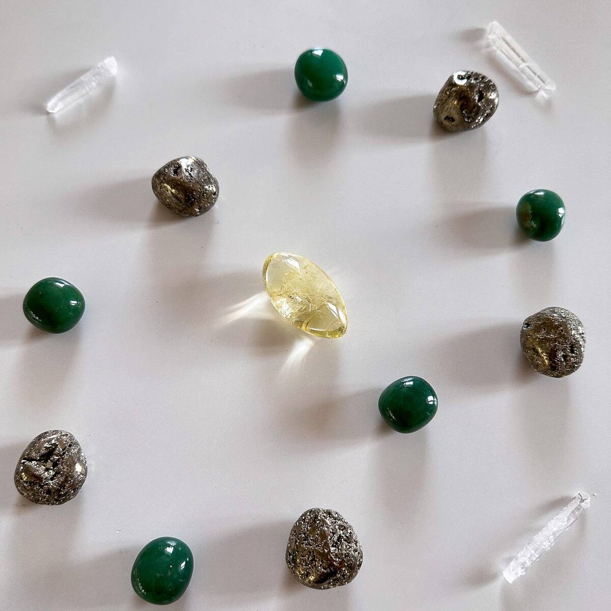 Кристальный расклад на материальное благополучие