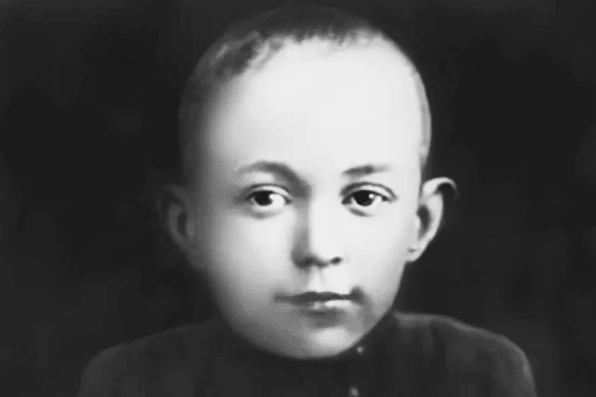 Миша Шолохов в детстве.