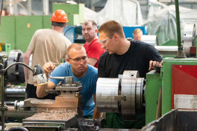    Оценивая последние данные, можно признать стагнацию промышленности последние 6–9 месяцев — динамика вблизи нуля без формирования тенденции.   
Фото: «БИЗНЕС Online»