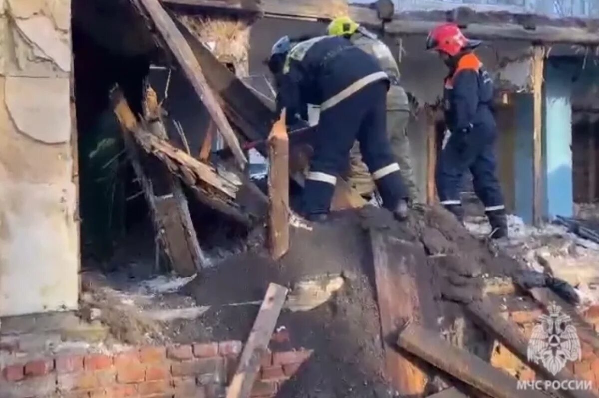    В Омске обрушился аварийный дом и придавил мужчину