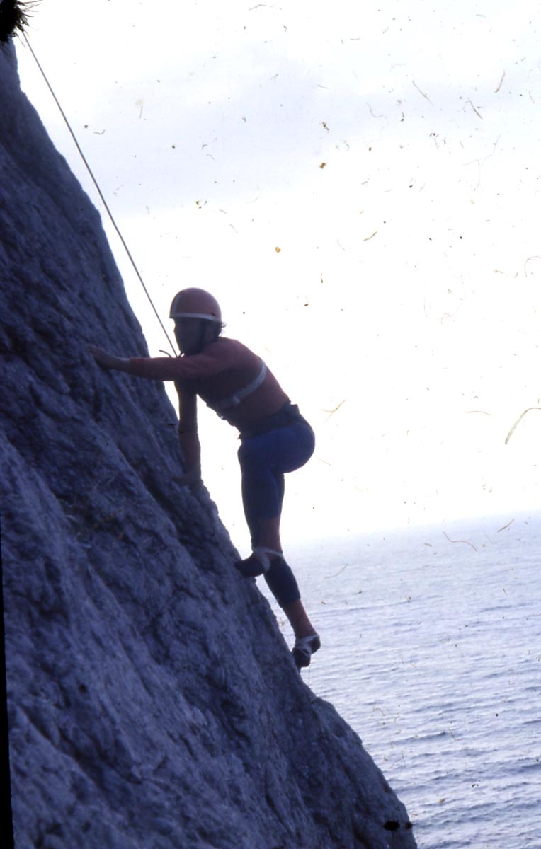 Толя Горобий (1953 - 1986) на скале, погиб в горах