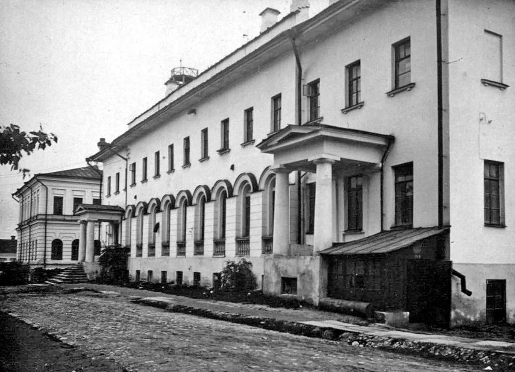 "Бутлеровским корпусом" Раиса Гавриловна называет старую химическую лабораторию Казанского университета