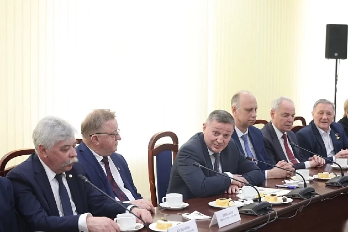    В Волгограде на выездном бюро РАН собрались ведущие химики страны