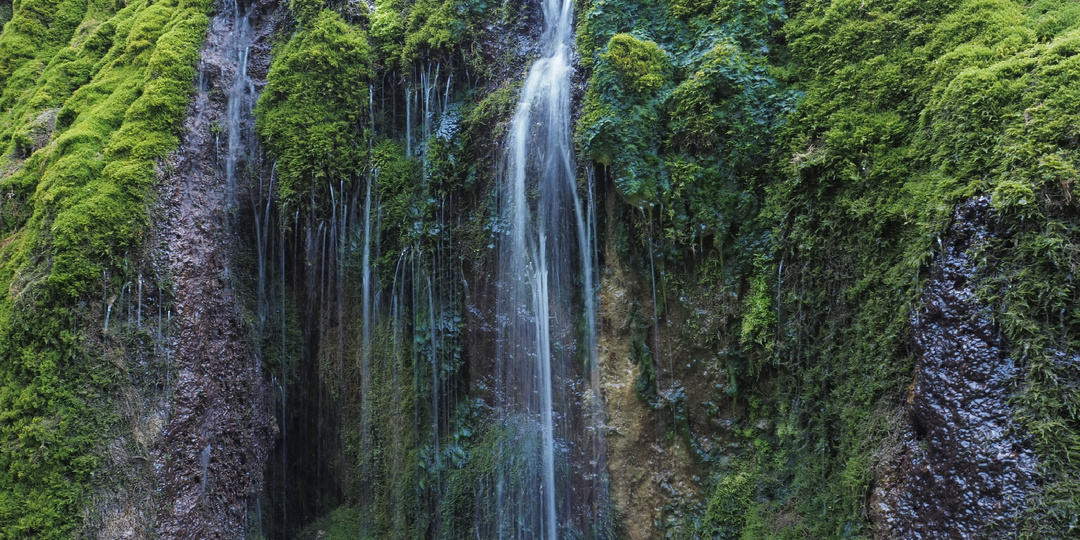 НЕОБЫЧНОЕ МЕСТО НА АЛТАЕ: ЕМУРЛИНСКИЙ ВОДОПАД