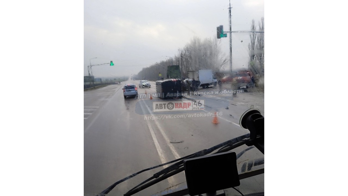    Под Курском столкнулись три автомобиля
