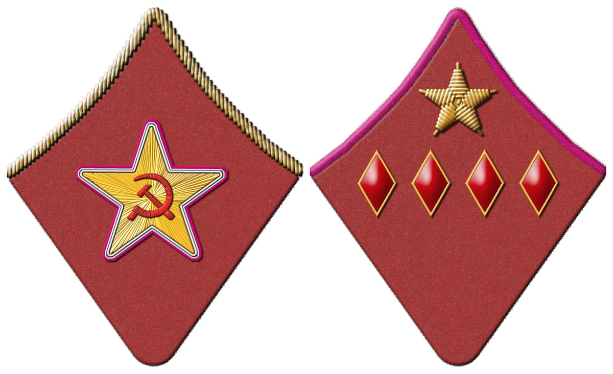 Петлицы Генерального комиссара госбезопасности и комиссара госбезопасности 1 ранга. Фото из открытых источников.