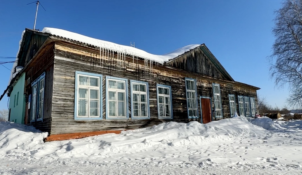 Здание Усть-Питского Дома культуры построено в 1971 году