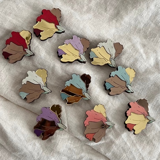 Брошь «Лизиантус» от August Wood - прекрасный подарок из Смоленска
Фото: vk.com/augustwood