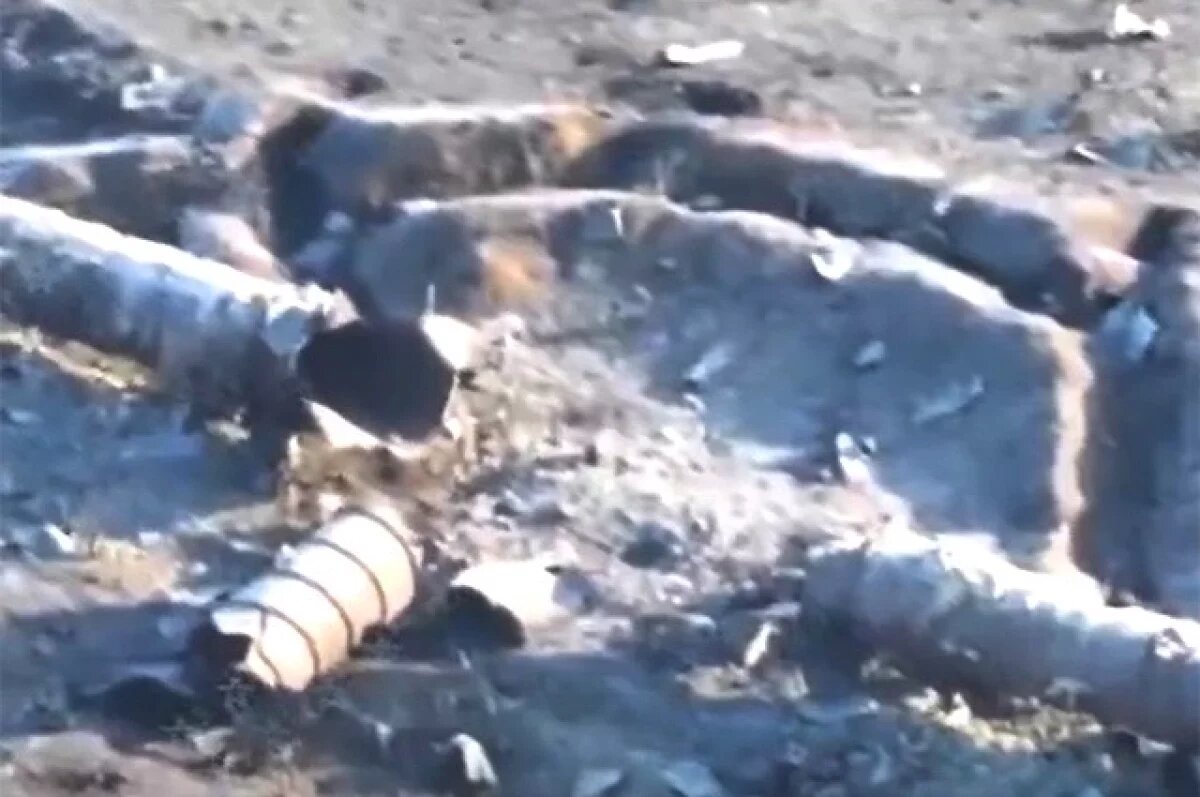    За трубой у леса украинцы построили многоуровневую сеть укреплений, уходящих под землю и связанных между собой ходами — так называемый муравейник.