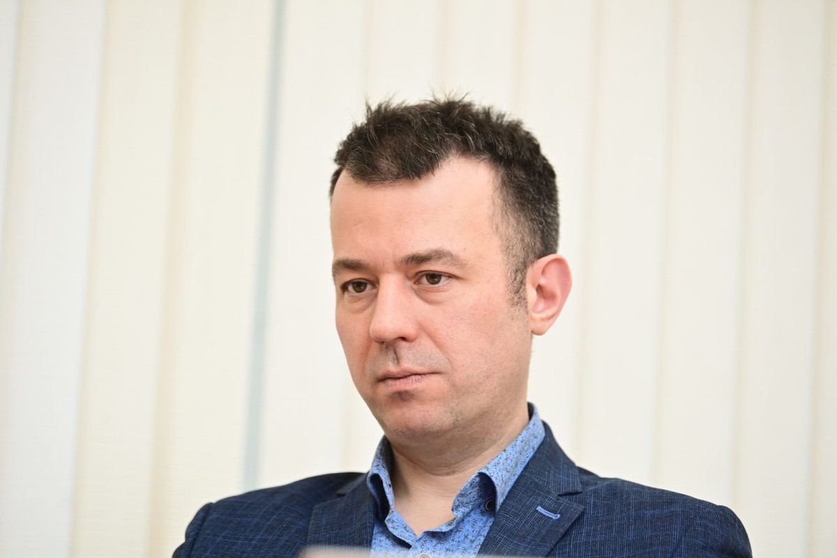    Вице-премьер правительства Карелии по развитию инфраструктуры Виктор Россыпнов. Фото: "Республика" / Сергей Юдин