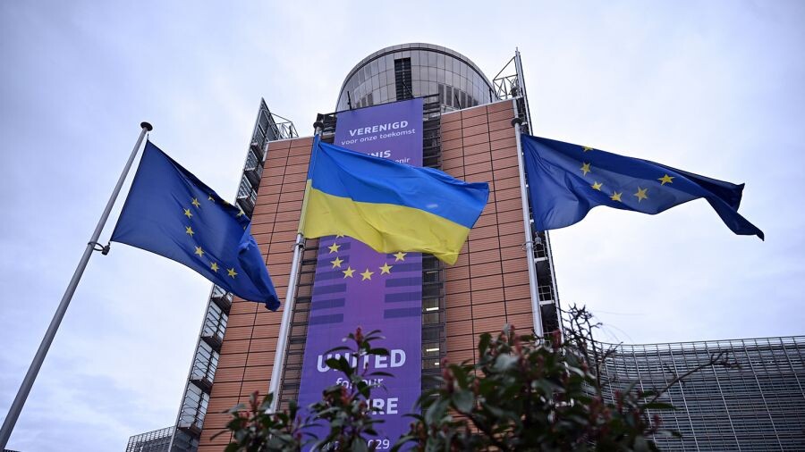 ОбзорЗапрет на джойстики и новый удар по «теневому флоту». Какие санкции против РФ ввел Евросоюз в третью годовщину начала войны
