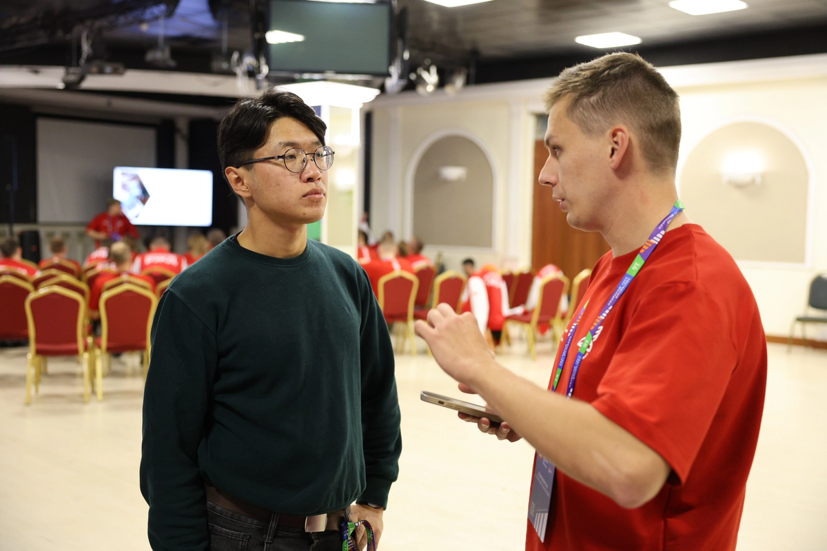 Переговариваюсь с Азизом Ашировым - программным директором «Территория успеха», тогда я еще не слышал о гарвардской школе