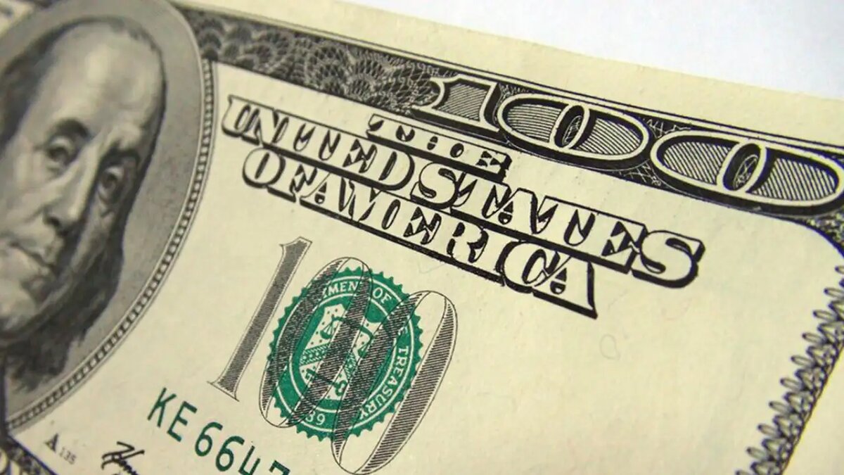    Наличные доллары США.