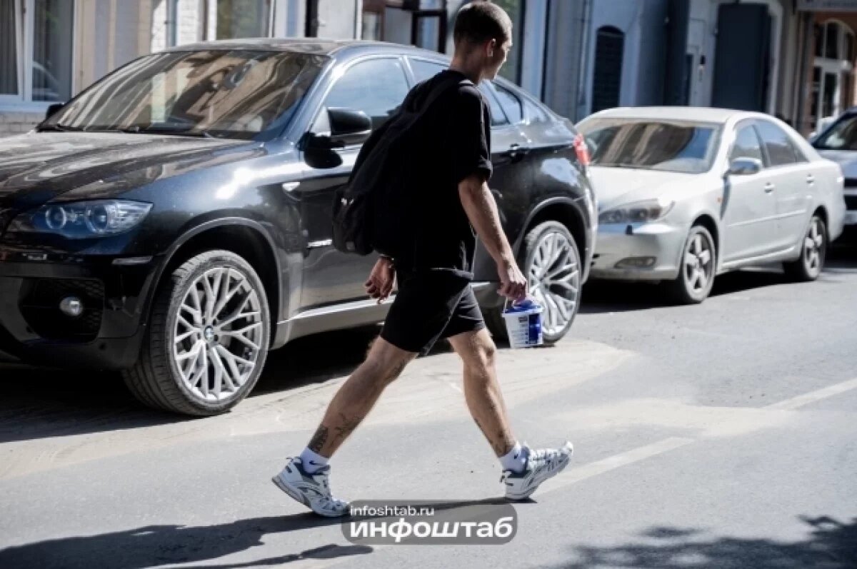    В Астрахани временно ограничат движение пешеходов по улице Бориса Алексеева