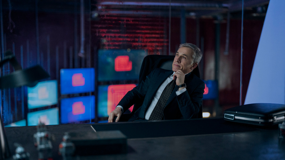    Кадр из сериала «Консультант»