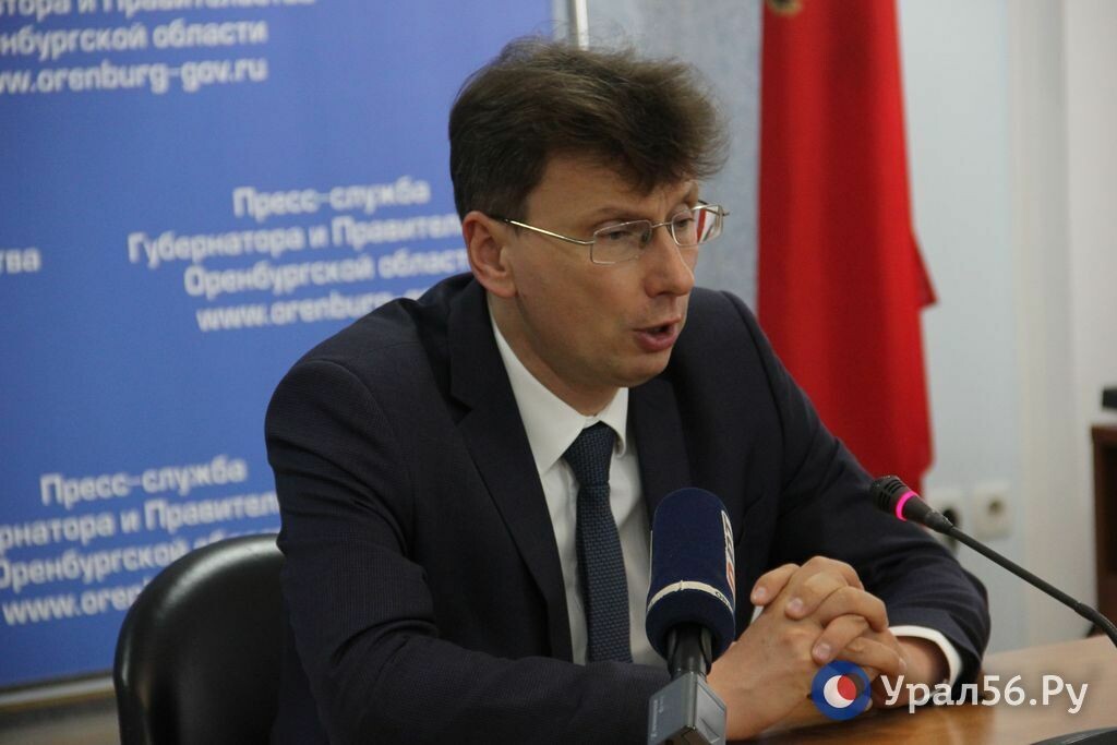    Алексей Пахомов все-таки покидает пост министра образования Оренбургской области