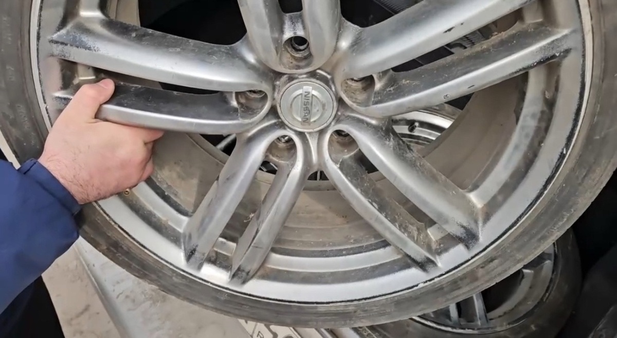    В Курске полиция раскрыла кражу колёс с брошенного автомобиля