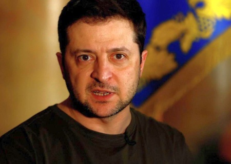    ЕС пытается вклиниться в переговоры США и России. Зеленский настаивает на участии Стармера и Макрона