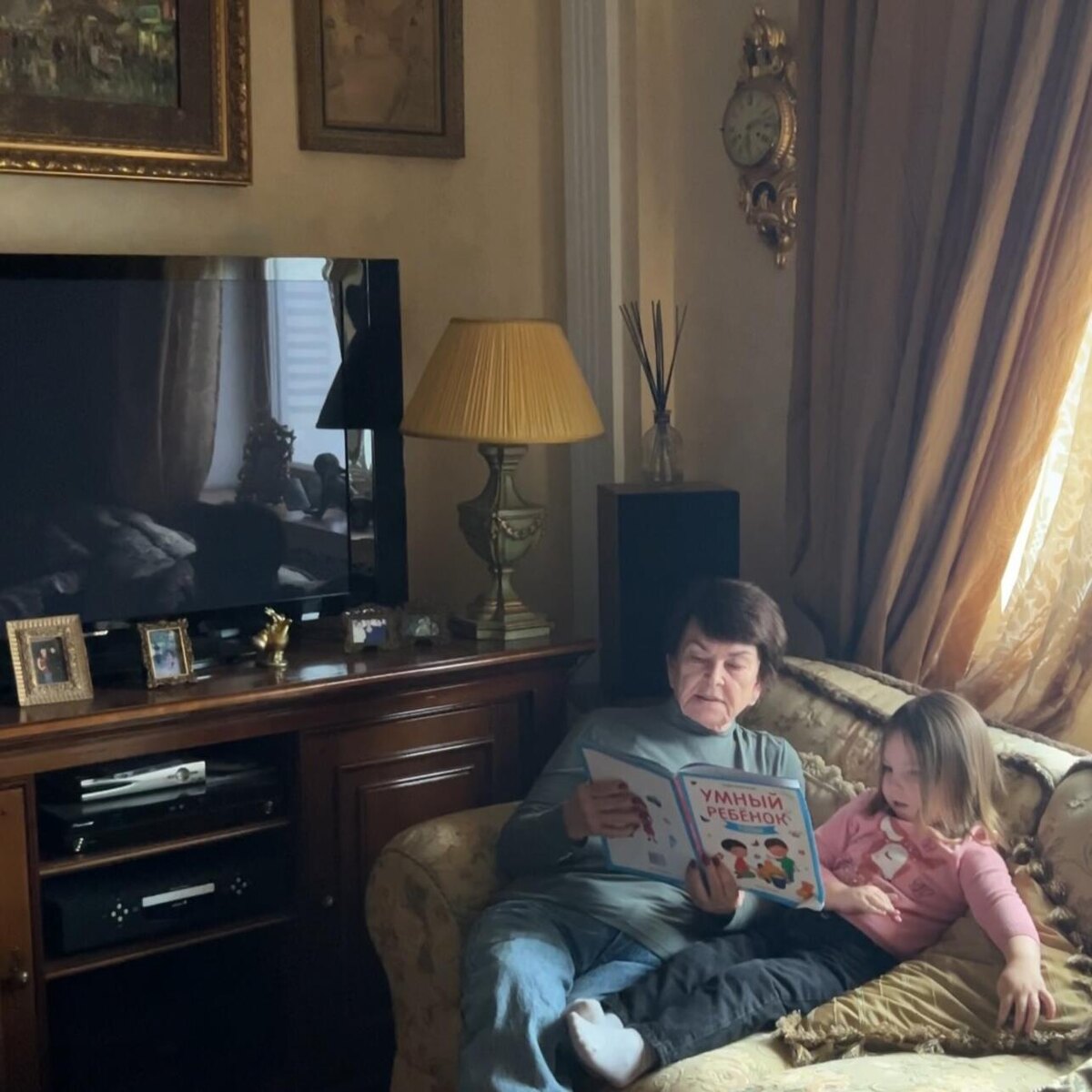    Мать Жанны Фриске с внучкой Социальные сети