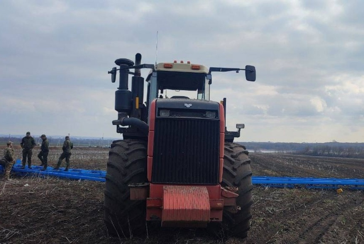    В Курской области ранен 30-летний мужчина — трактор в поле наехал на взрывное устройство