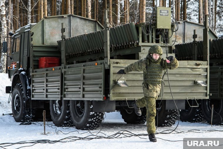 Белгородцы и украинец пытались вывести российскую военную продукцию