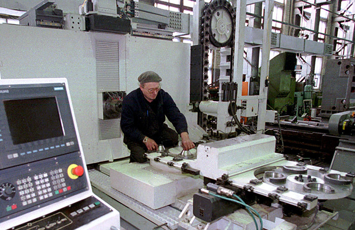    Ивановский завод тяжелого станкостроения. Архив.Сергей Метелица/ТАСС