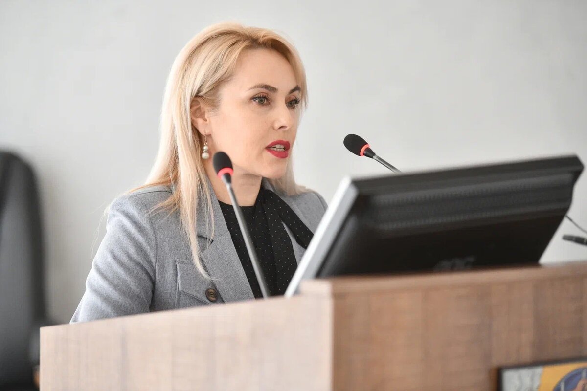    Глава Петрозаводска Инна Колыхматова представила отчет о работе за 2024 год на сессии Петрозаводского городского Совета. Фото: «Республика» / Лилия Кончакова