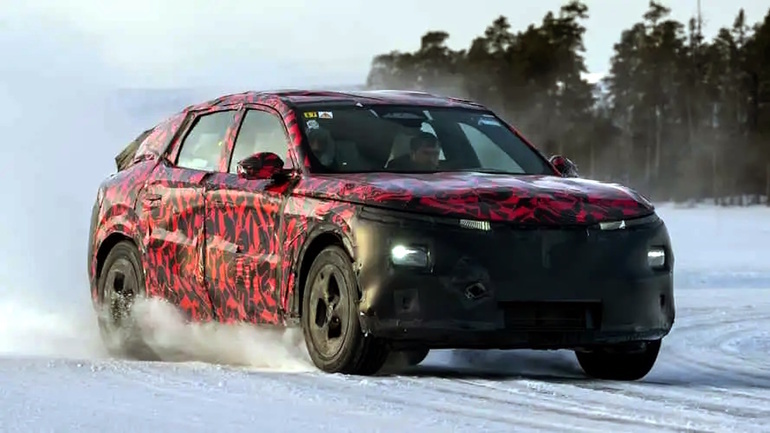 «Альфа» готовит к дебюту новое поколение кроссовера Stelvio. Кроме полностью электрических модификаций будут и версии с ДВС.